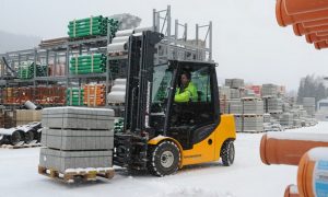 Read more about the article Are your lift trucks prepared for winter?